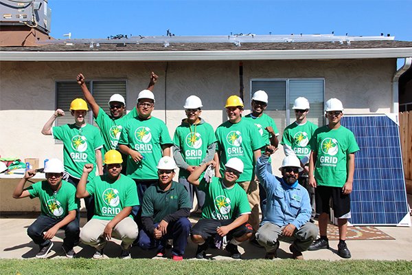 Picture of Yosemite High School students taking part with solar power learning.